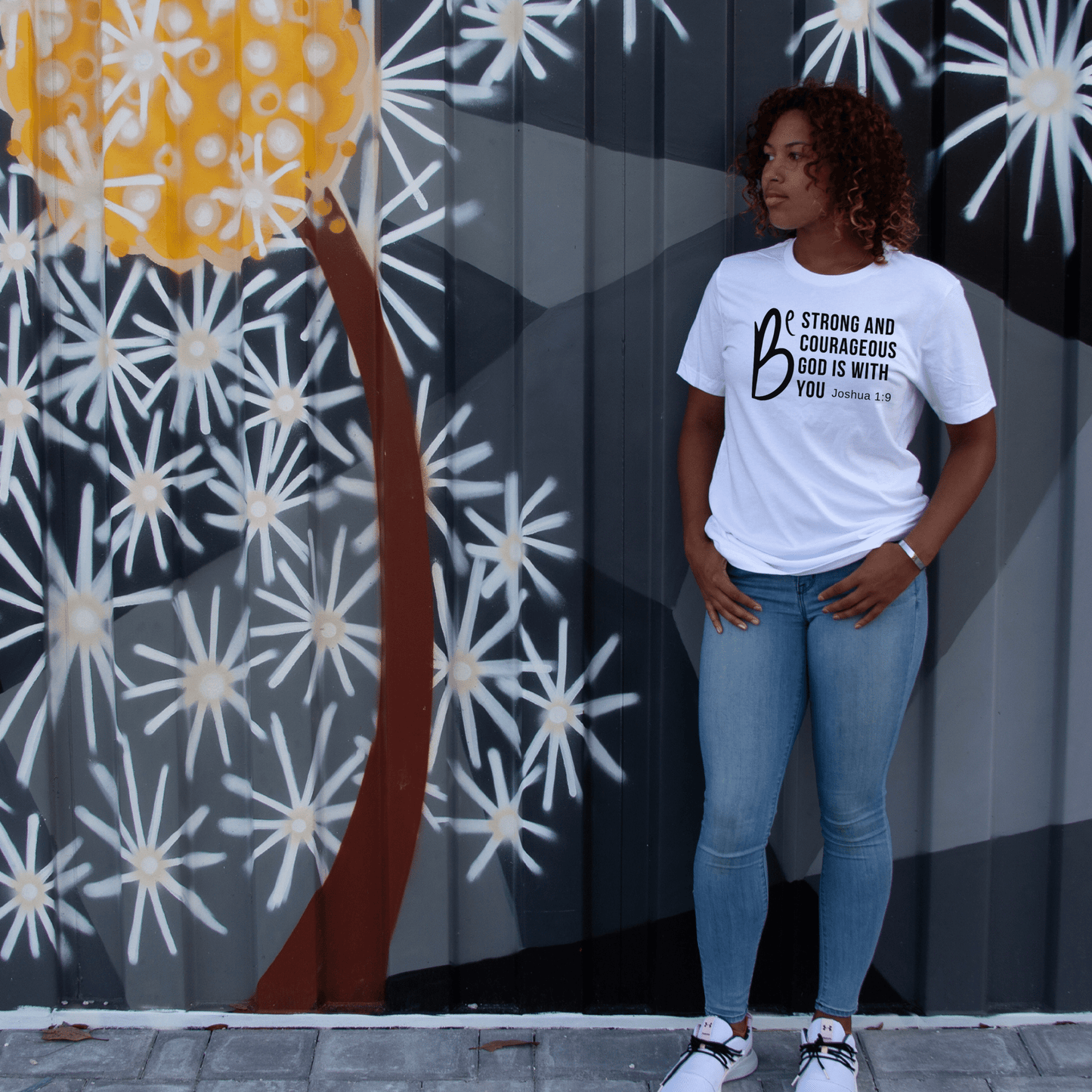 Be Strong T-shirt - Faith Girl Co.